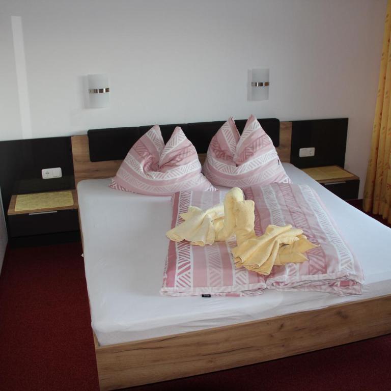 Gastehaus Egger - Doppelzimmer mit Balkon - 1