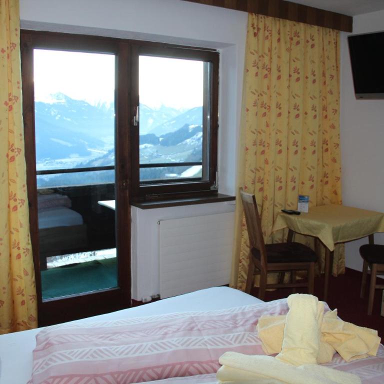 Gastehaus Egger - Doppelzimmer mit Balkon - 3