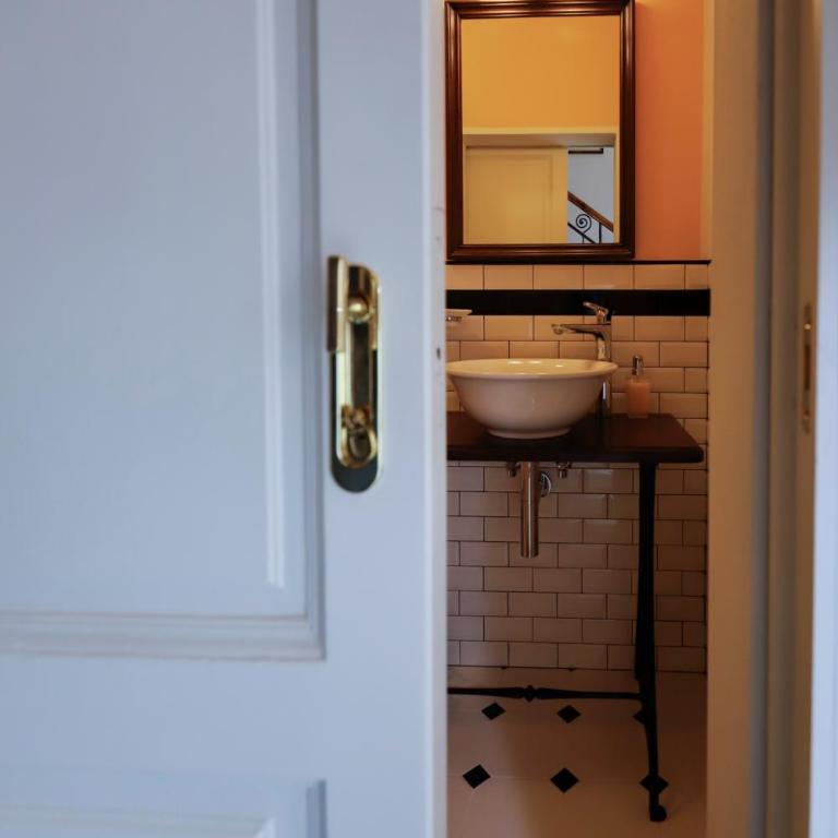 Residenza Cecchi B&B - Camera Matrimoniale con Bagno Privato Esterno - 5