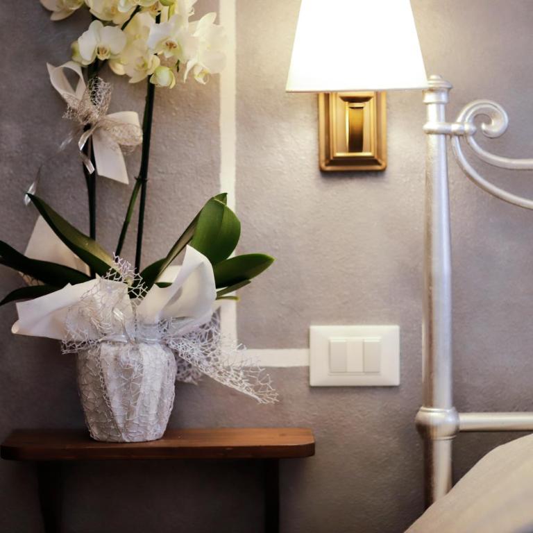 Residenza Cecchi B&B - Camera Matrimoniale Standard con Bagno in Comune - 8
