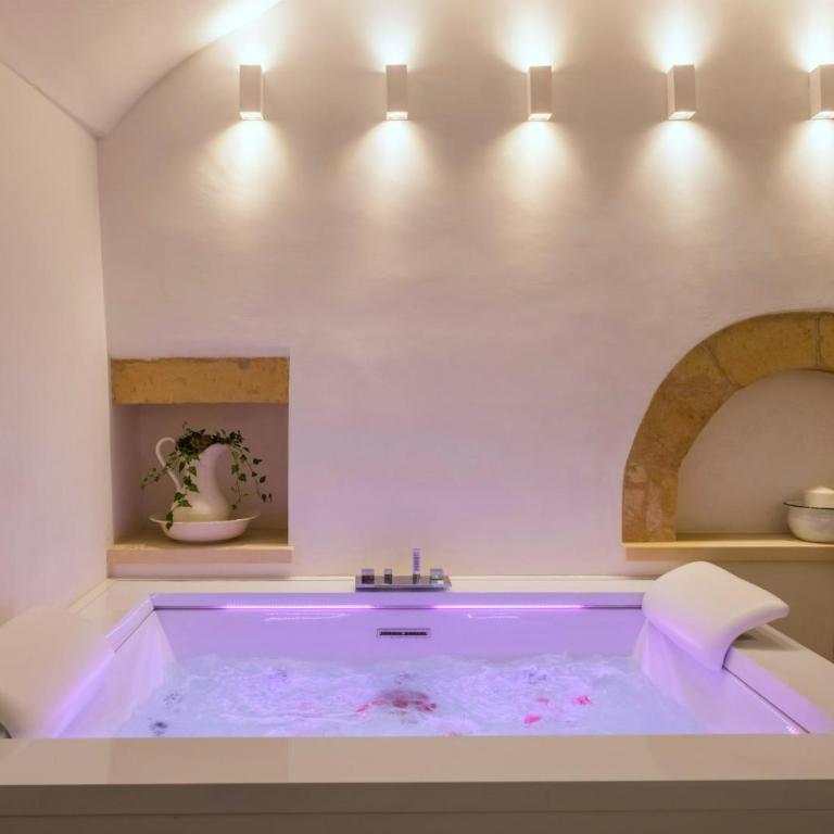 Amatè Suite - Deluxe Suite with Spa Bath - 16
