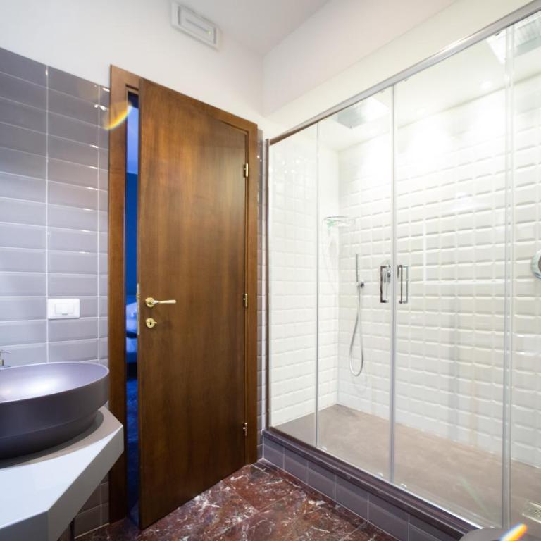 Lombardia40 Luxury Suites - Suite Queen - 4