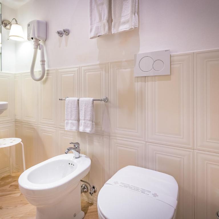 Hotel Ungherese - Queen Room with double bed - 11