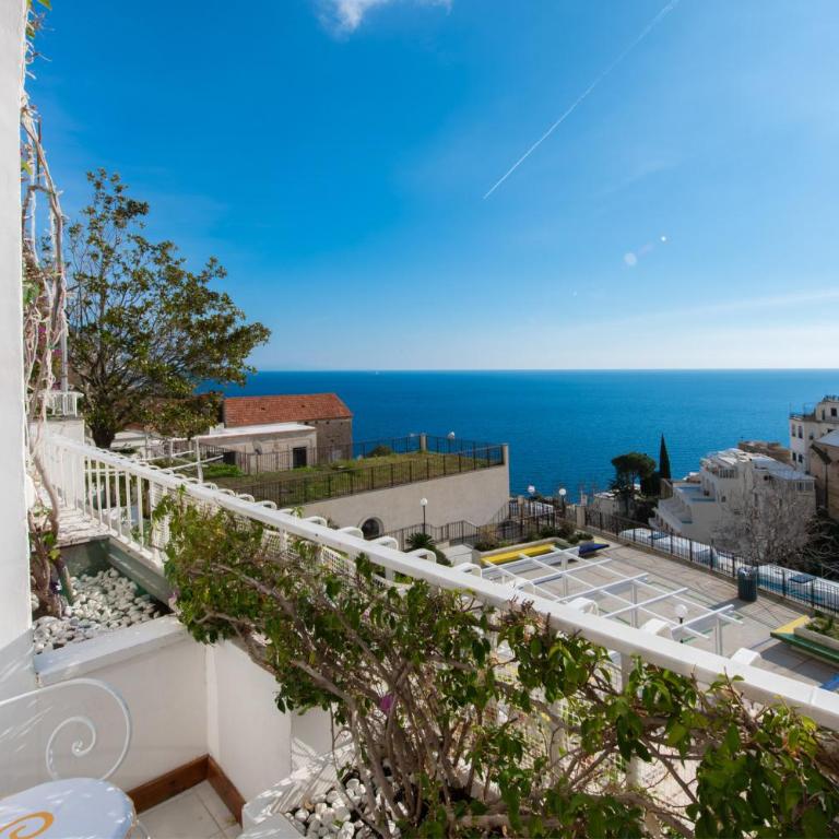 Villa Yiara - Camera King con Balcone e Vista Oceano - 5
