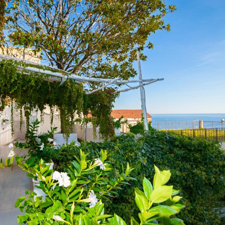 Villa Yiara - Appartamento con Terrazza e Vista Mare - 4