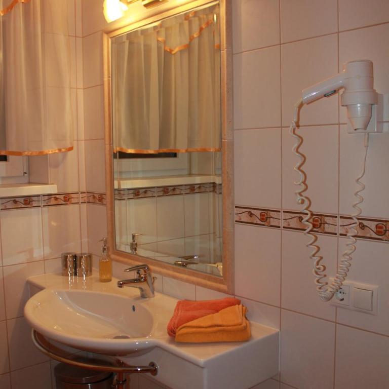 Hotel Garni Tannenhof - Apartment with Terrace - Souterrain - 10
