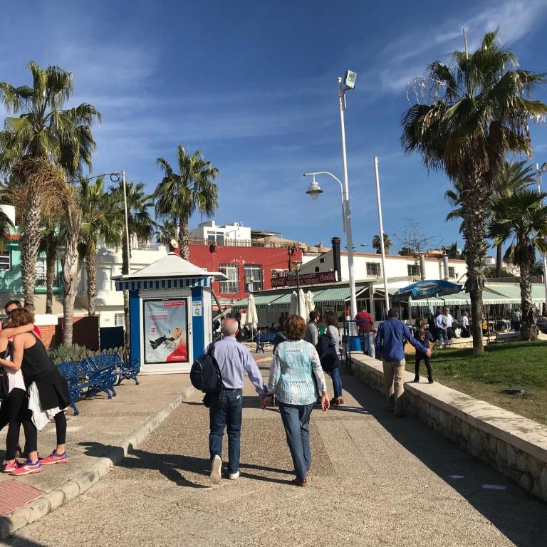 Malaga Beach House, 2 city bikes, 2 children's bikes, WiFi, BIG terrace, BBQ, Family, Childfriendly - Two-Bedroom House - 84