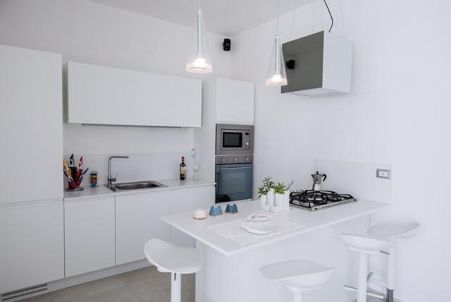 Total White Villa - Villa - 20