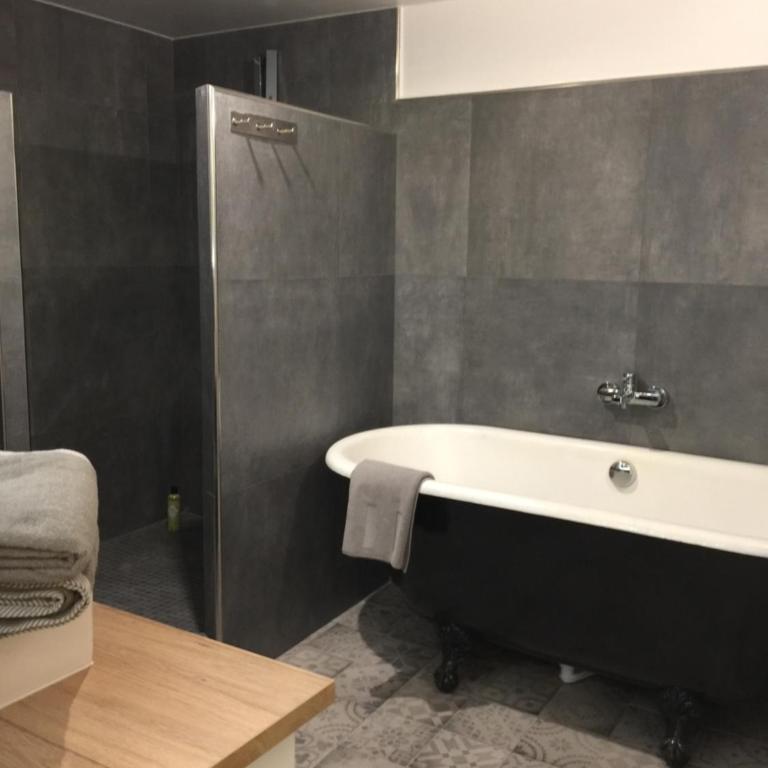 Les Suites du Cours & Spa - Suite Royale avec Balcon - 8