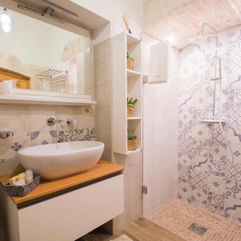 Trulli MADIA Luxury Alberobello - Suite Trullo con Vasca Idromassaggio - 37