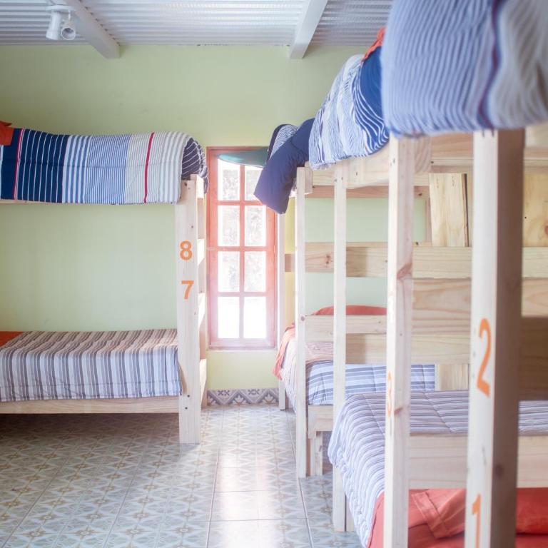 Hostal Valle Mistral - Cama en habitación compartida de 6 camas - 2