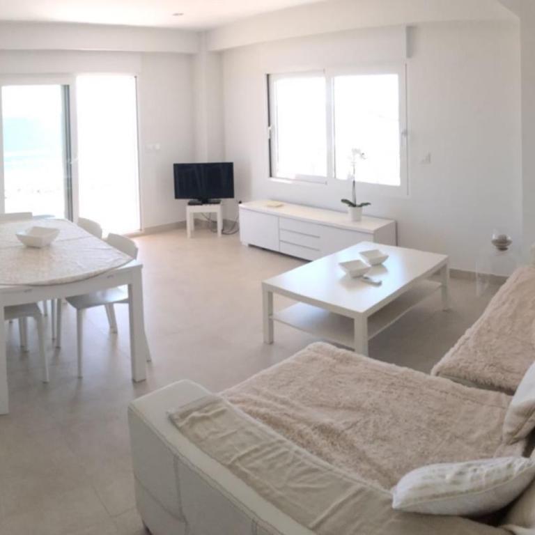 Espléndido apartamento frente al mar - Sólo familias - Beautiful seafront apartment - Apartamento de 3 dormitorios - 3