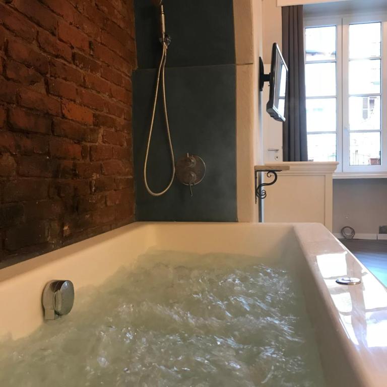 B&B Magnolia - Suite Deluxe con Vasca Idromassaggio - 17