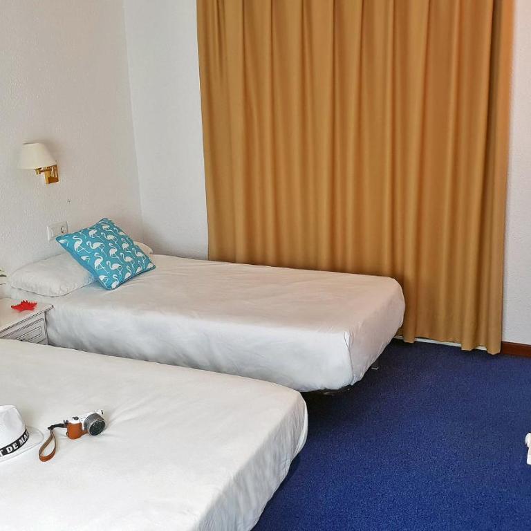 Hotel Mireia - Habitación Triple con balcón - 1