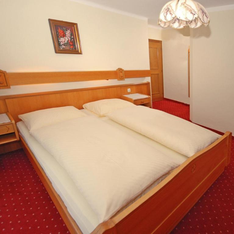Pension Riedlsperger - Doppelzimmer mit Balkon - 16