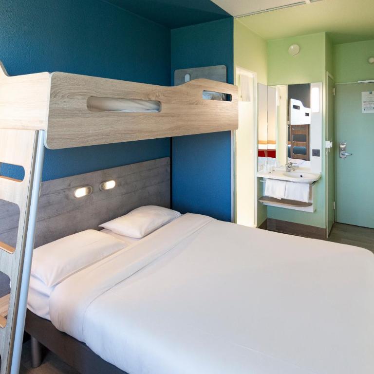 ibis budget Genève Aéroport - Chambre Triple avec 1 Lit Double et 1 Lit Superposé - 9