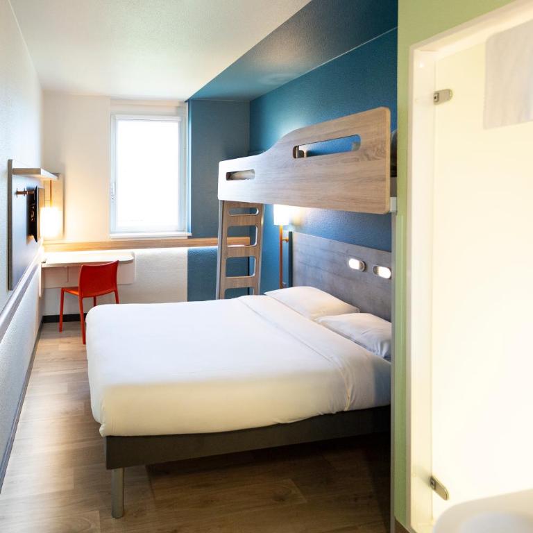 ibis budget Genève Aéroport - Chambre Triple avec 1 Lit Double et 1 Lit Superposé - 8