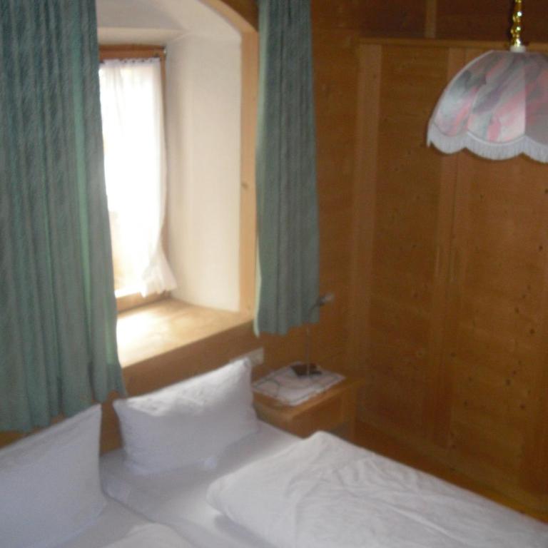 Hotel Edelweiss - Camera Doppia con Letti Singoli, Balcone e Vista Montagna - 8