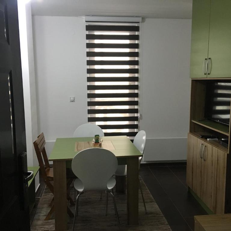 Apartment Ramonda - One-Bedroom Apartment - 1