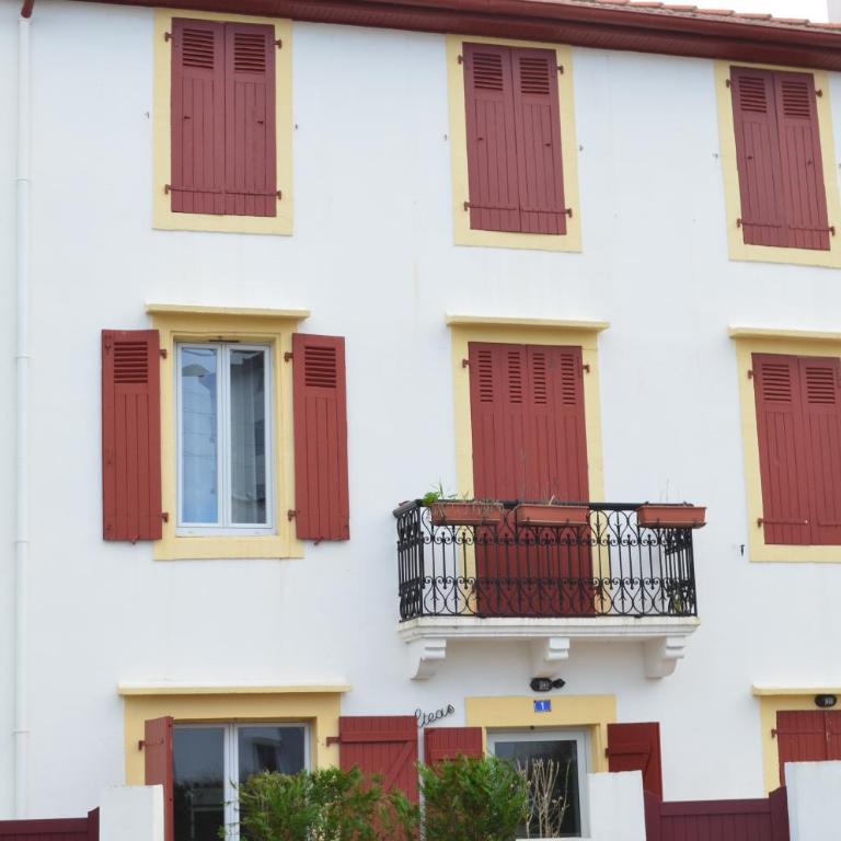 Studio Biarritz - rénové et moderne - au calme - centre ville - tout à pied - Appartement - 10