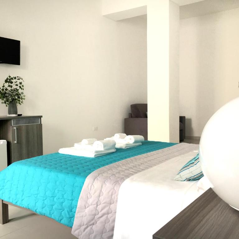 B&B Costa Azzurra - Deluxe Triple Room - 8