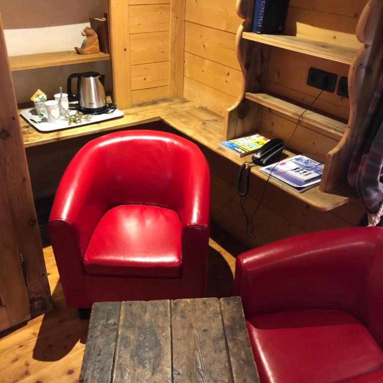 Logis Hôtels de la Chaussée - Chambre Double ou Lits Jumeaux - 11