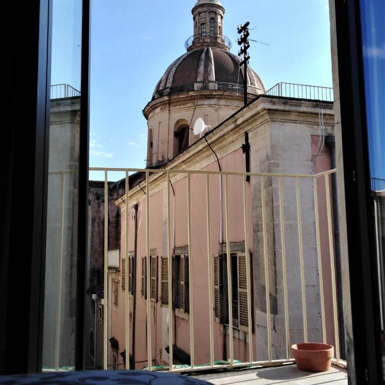 Manzoni Suite Home - Two-Bedroom Apartment with Balcony - 6