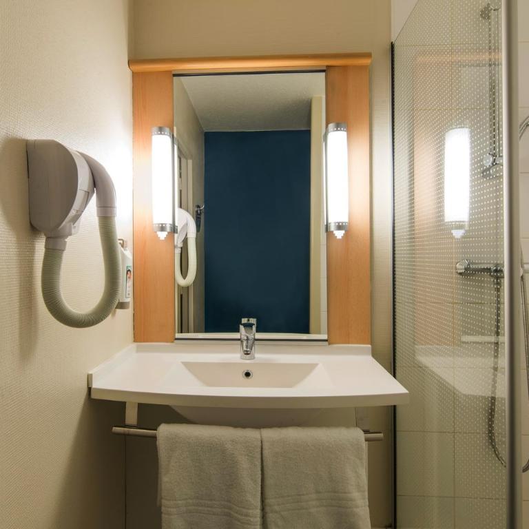 ibis Tours Nord - Chambre Standard avec 2 Lits Simples - 10