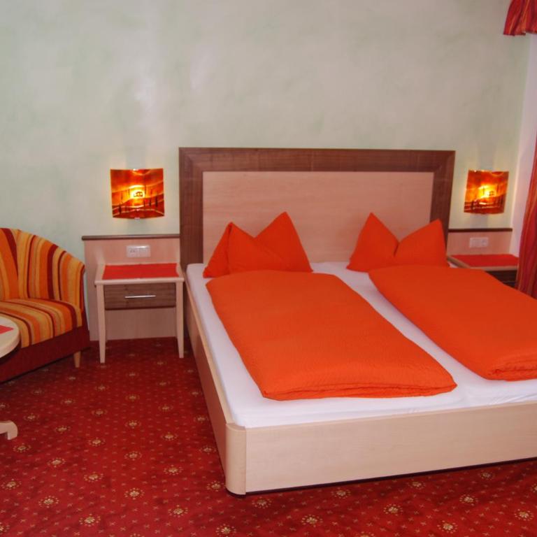Hotel Garni Wolfgang - Doppelzimmer mit Balkon - 8