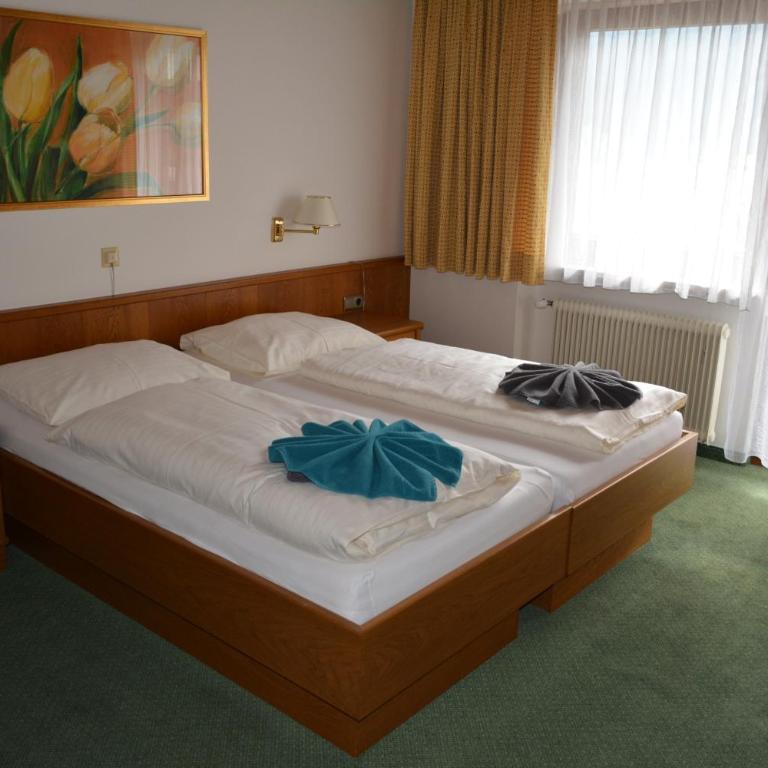 Frühstückspension Christina - Doppelzimmer mit Balkon - 1