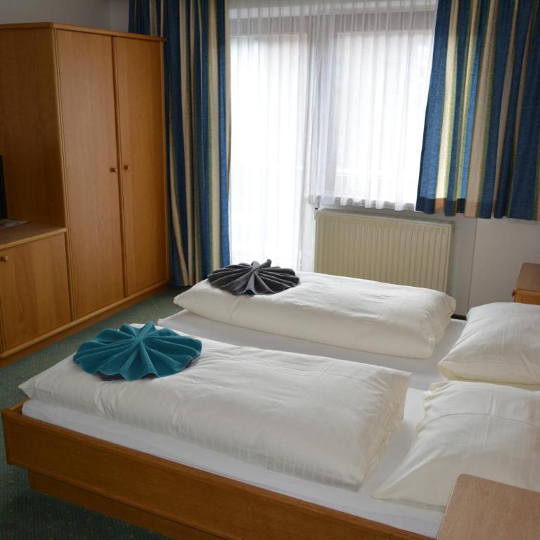 Frühstückspension Christina - Superior Doppelzimmer mit Balkon - 10