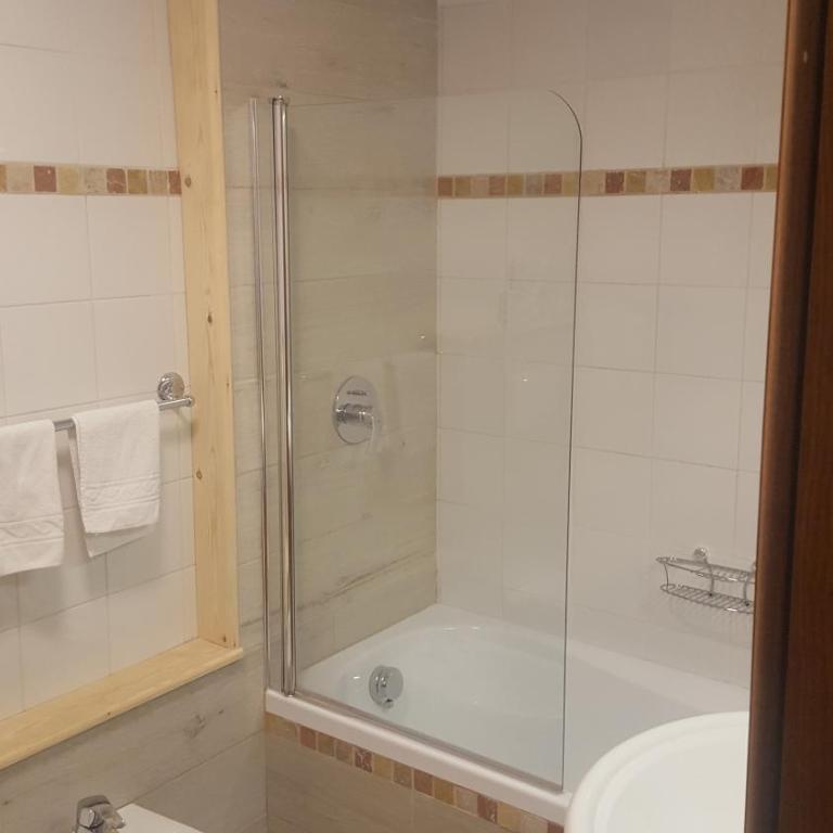 Hotel Castor - Petite Chambre Double ou Lits Jumeaux - 3