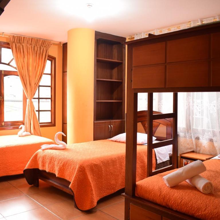 Hostal Viajero's - Classic Quadruple Room - 1