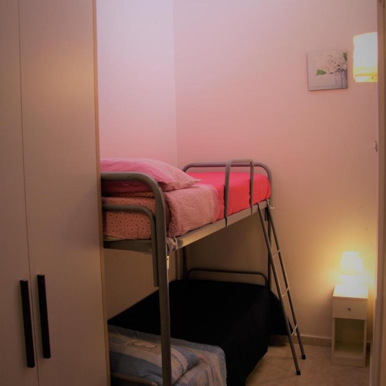 Zefiro B&B - Camera Familiare con Terrazza - 12