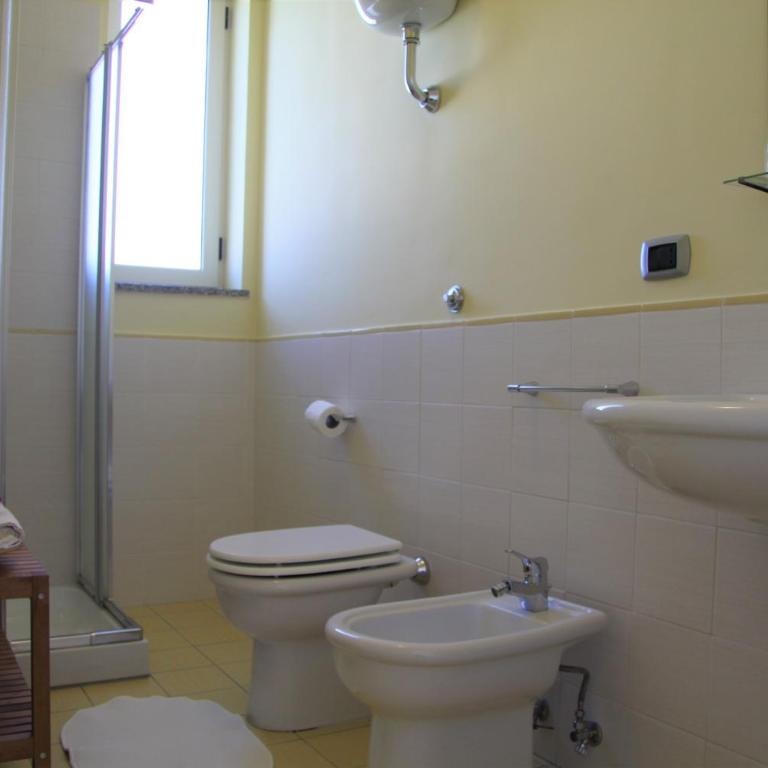 Zefiro B&B - Camera Matrimoniale/Doppia con Letti Singoli con Terrazza - 9