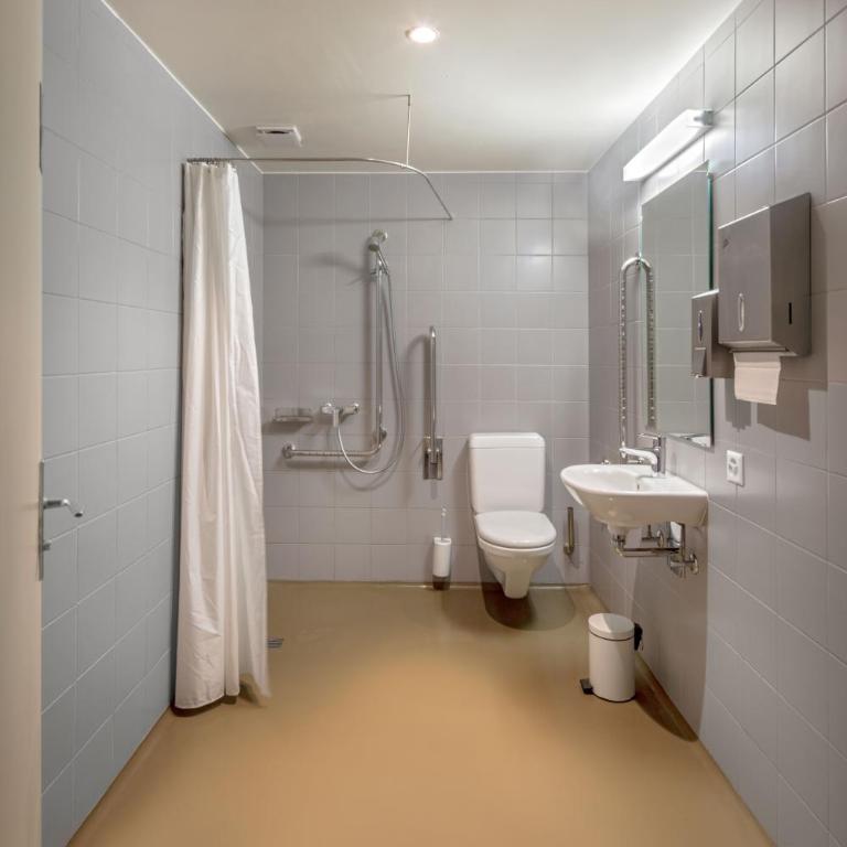 Lausanne Youth Hostel Jeunotel - Einzelzimmer mit Dusche - 6