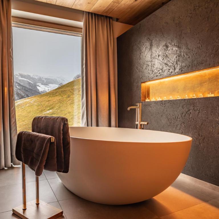 Boutique Hotel Kircher - Suite Deluxe con balcón y vistas a la montaña - 6