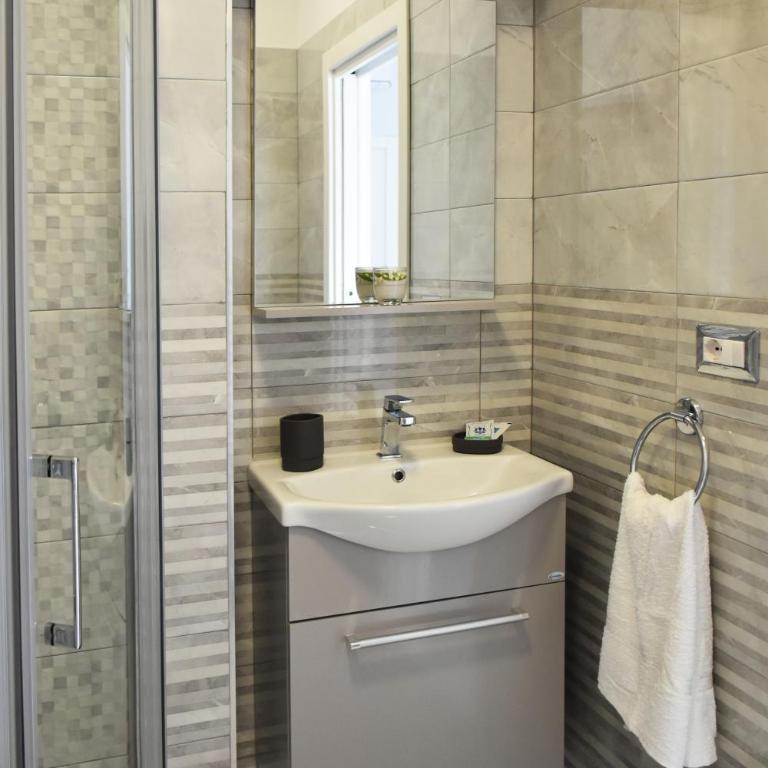 Costantino Suites - Camera Matrimoniale - 5