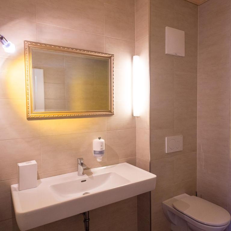 Stiftsschmiede Ossiach - Junior Suite mit Seeblick - 9
