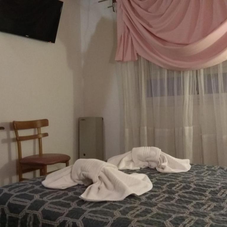 Hotel Demi - Standard Quadruple Room - 3