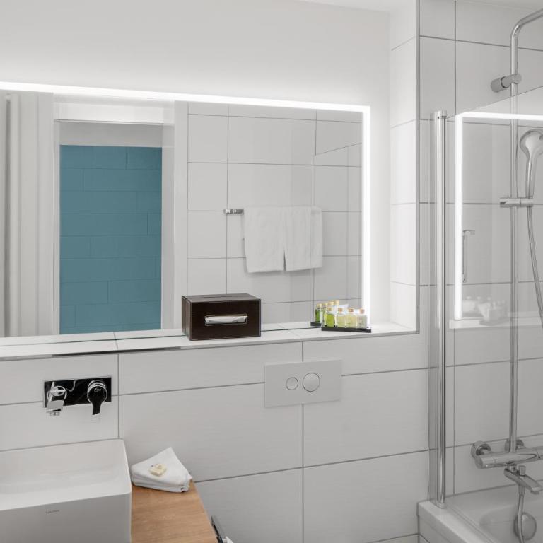 Hotel Waldegg - Adults only - Superior Doppelzimmer mit Balkon und Bergblick - 3
