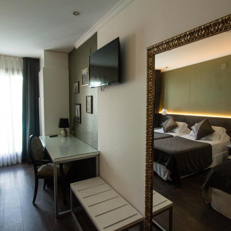 Moderno - Twin Room with Street View - 1