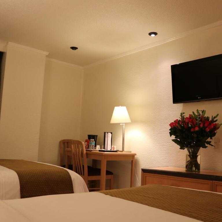 Hotel PF - Habitación Doble Estándar con 2 camas dobles - 14