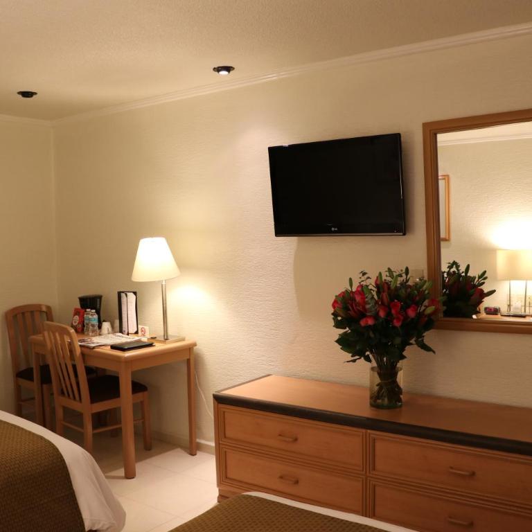 Hotel PF - Habitación Doble Estándar con 2 camas dobles - 15