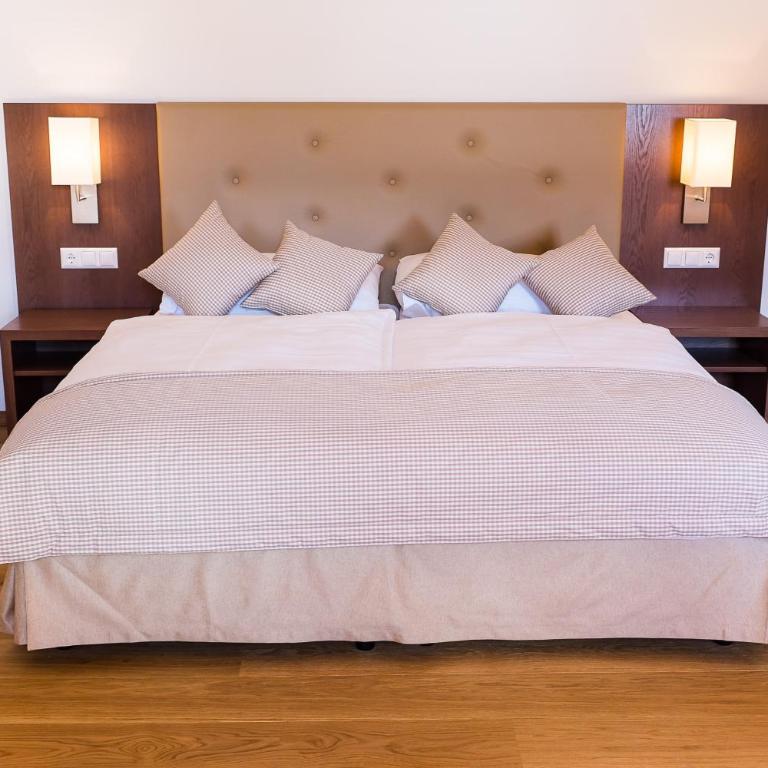 Stiftsschmiede Ossiach - Junior Suite mit Seeblick - 1