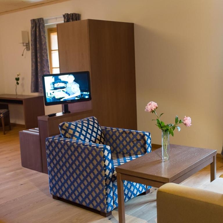 Stiftsschmiede Ossiach - Suite mit seitlichem Seeblick - 1