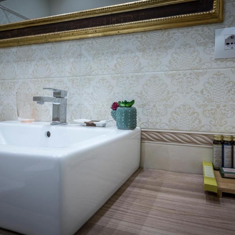 B&B La Terrazza Sul Duomo - Deluxe Double or Twin Room - 5