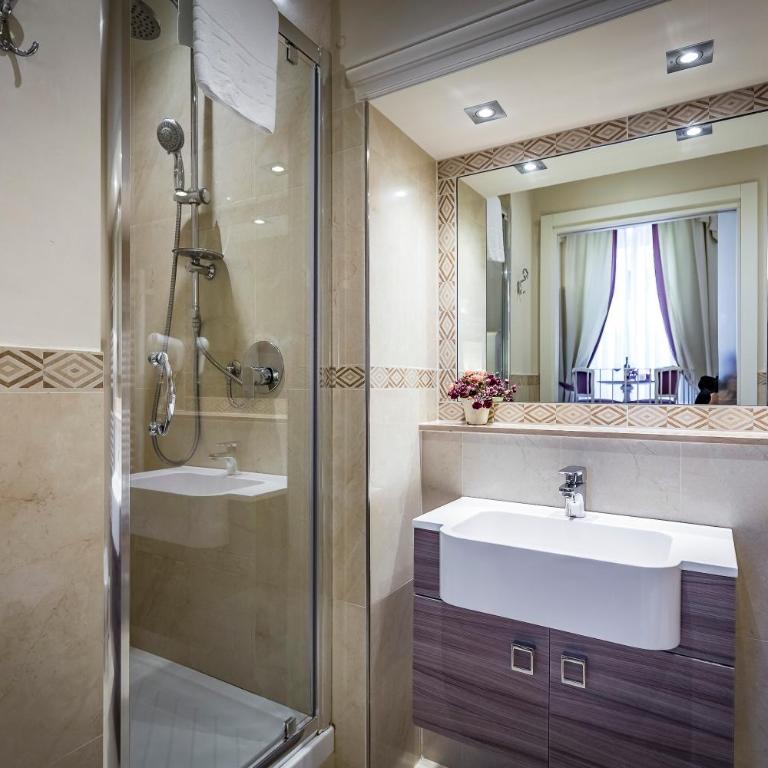 B&B La Terrazza Sul Duomo - Superior Double or Twin Room with City View - 9