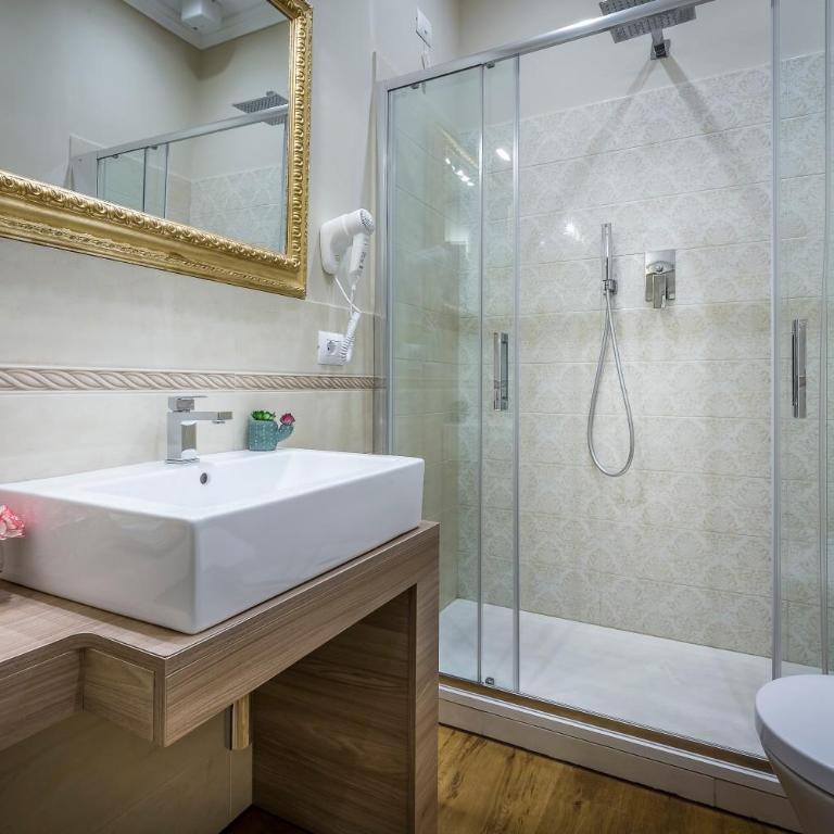 B&B La Terrazza Sul Duomo - Deluxe Double or Twin Room - 10