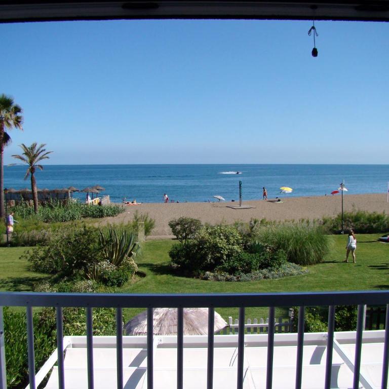 Your Vacation Retreat Right On The Beach - Apartamento de 2 dormitorios - 2